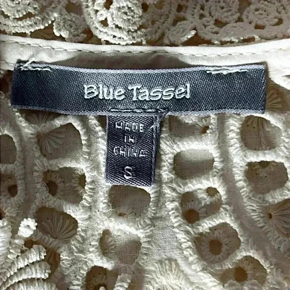 ANTHROPOLOGIE CHARLIZE Tan Eyelet Lace Vneckline Blouse Size S - Picture 10 of 12